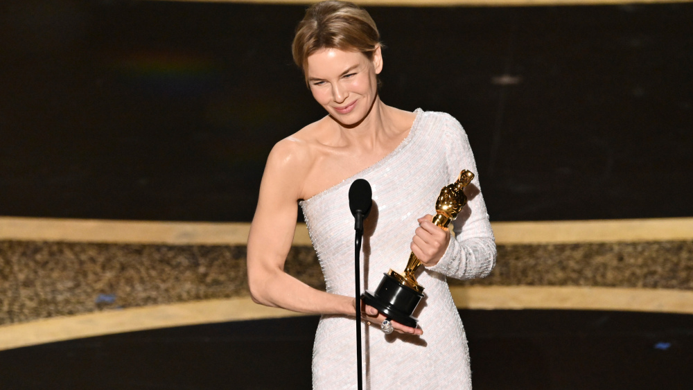 Renée Zellweger Celebrates the Legacy of Judy Garland in Oscar Speech